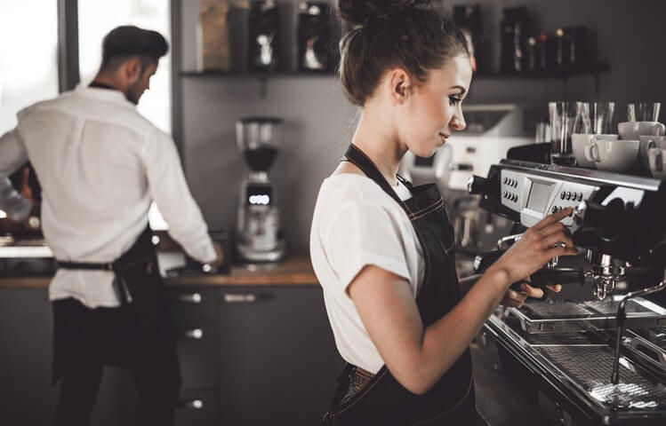 kobieta barista